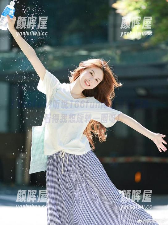 166fun 听说166fun网址里全是戏,看得我想旋转一圈呀!