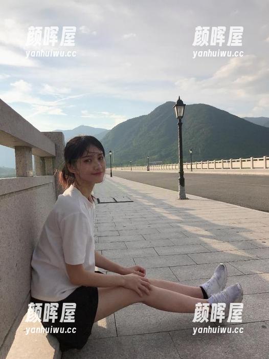 51黑料网 51黑料网,随便点一下,直达我家楼下的骚动!