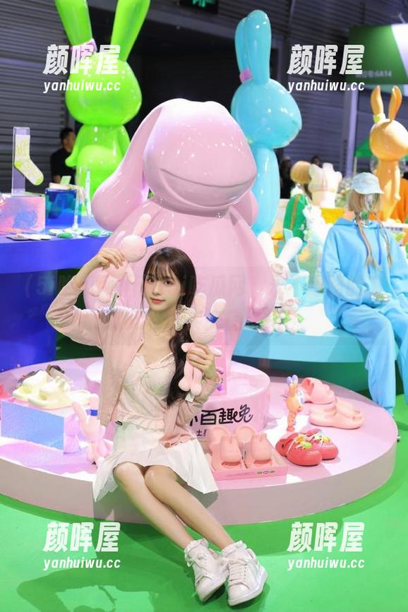 下载5i吃瓜网，永不迷路的二次元和现实交错之路！
