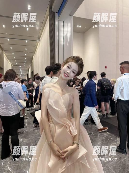 在www.hl10.co翻看八卦，就像挖宝，每天都有新发现！