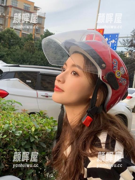 吃瓜网 最新热点,吃瓜网的入口就像黑洞,吞噬你的注意力!